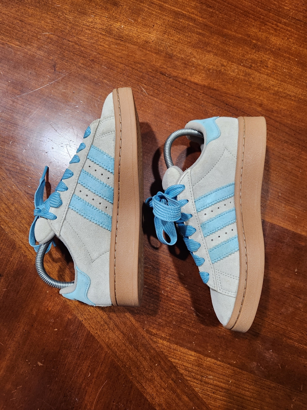 adidas Suede Sneakers in Light Gray with Teal Blue Stripes Women Size 6 - Picture 3 of 7